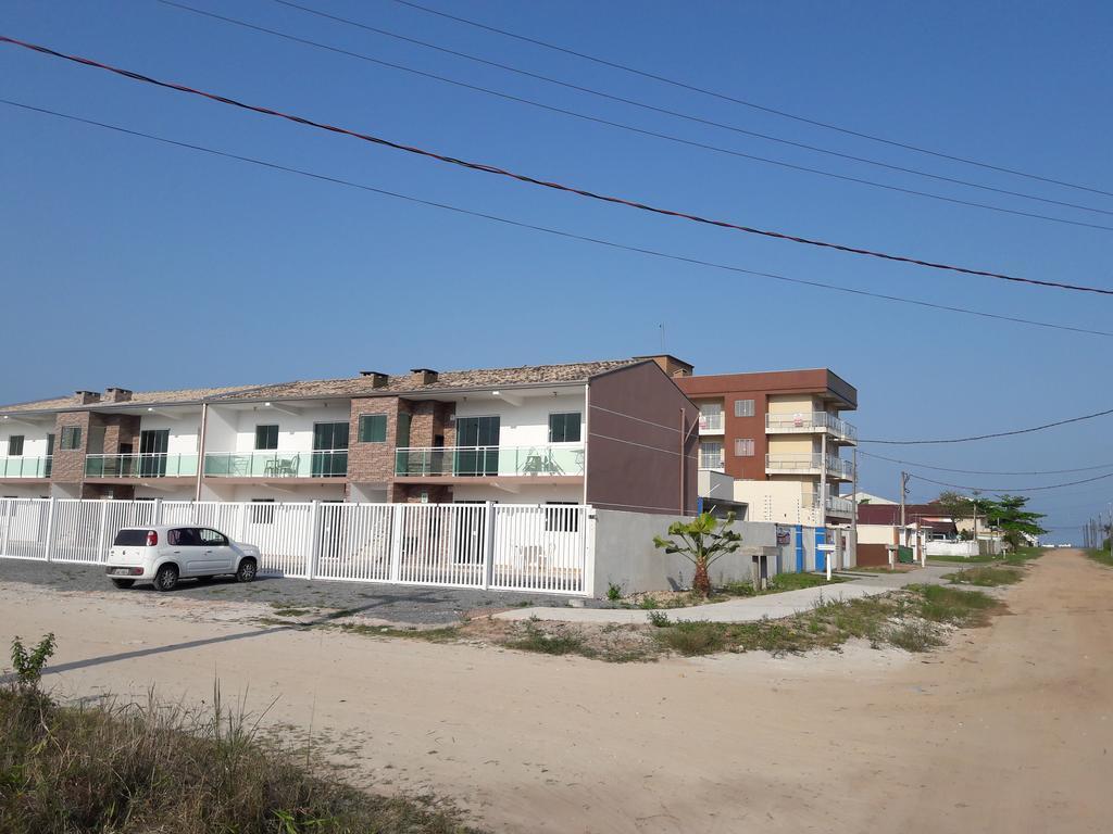 Conjunto Residencial Verdes Mares グァラトゥバ エクステリア 写真